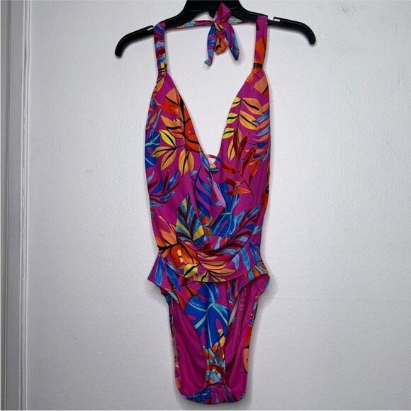 Bar Ill Paradise In The Palms Cowl Neck
One-Piece Swimsuit Magic Magenta Medium - Picture 12 of 12